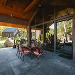 Villa Sherlock Zarnowiec